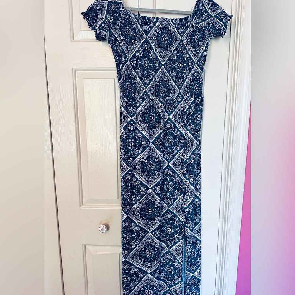 Never worn, bandana print, denim blue/white soft, tshirt material maxi
